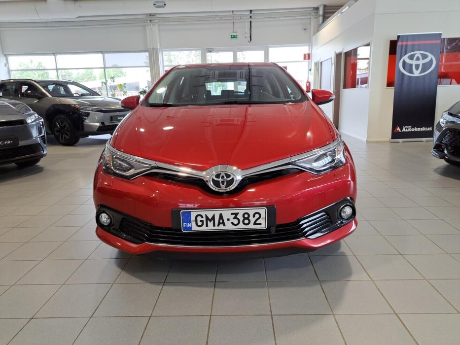TOYOTA Auris 2016