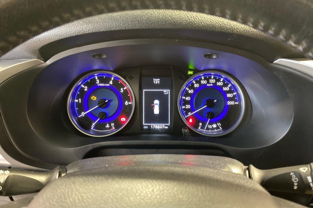TOYOTA Hilux 2017