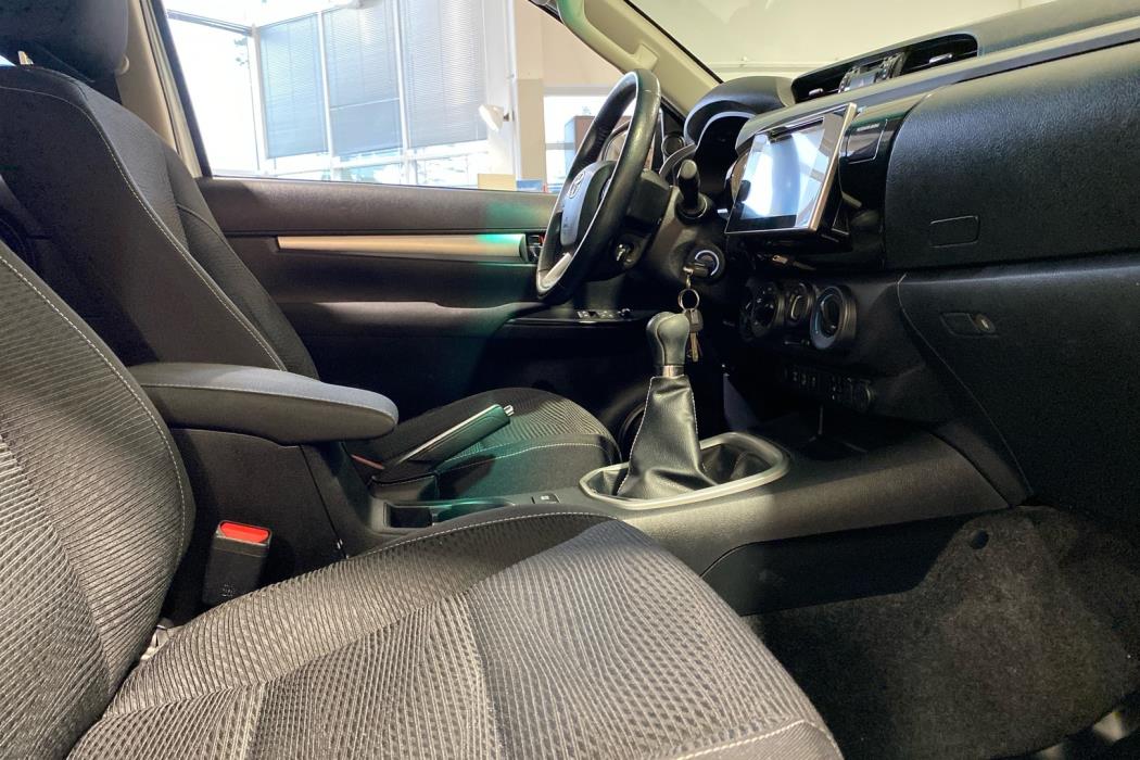 TOYOTA Hilux 2017