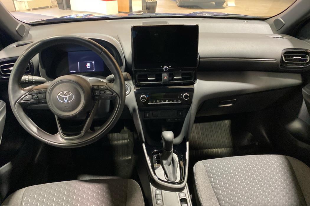 TOYOTA Yaris Cross 2024