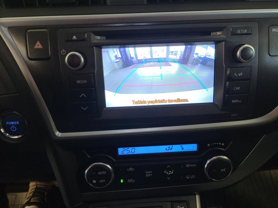 TOYOTA Auris 2014