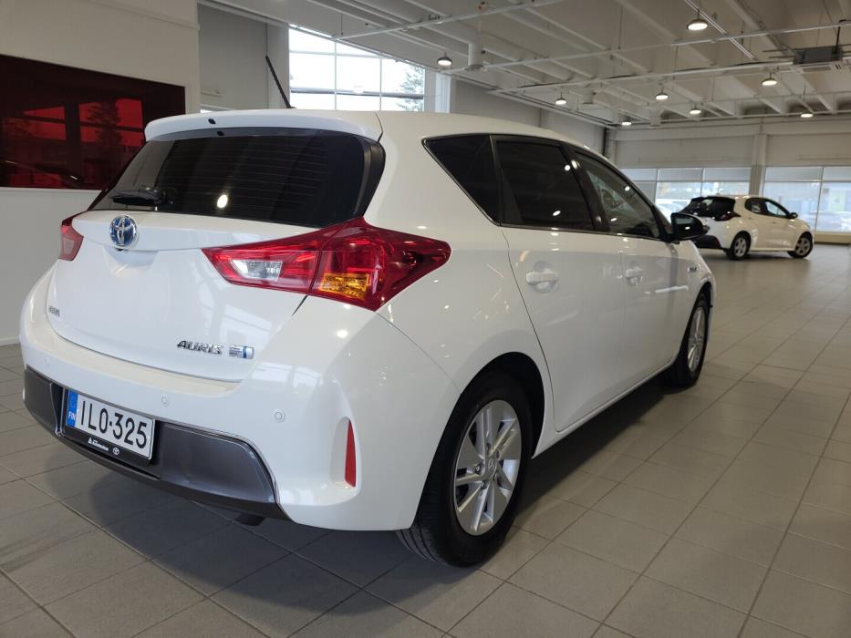TOYOTA Auris 2014