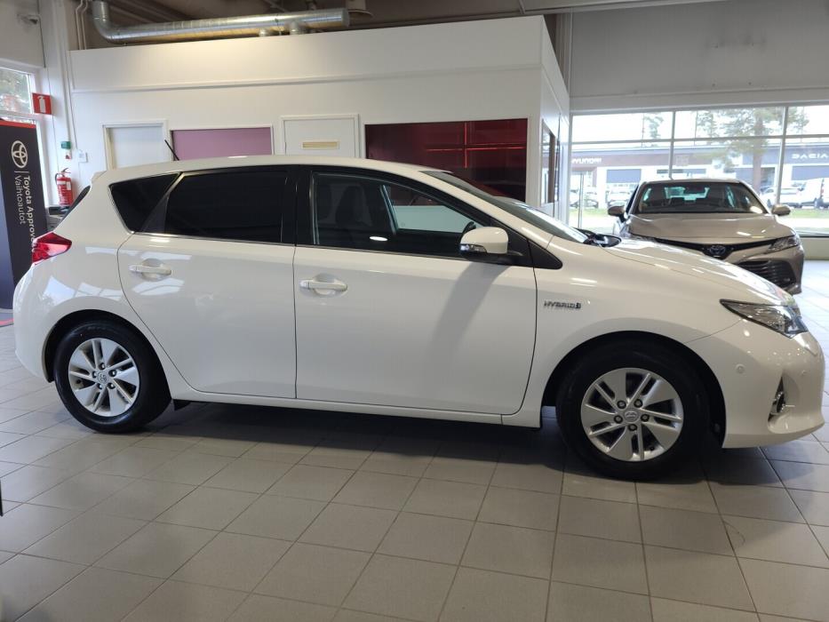 TOYOTA Auris 2014
