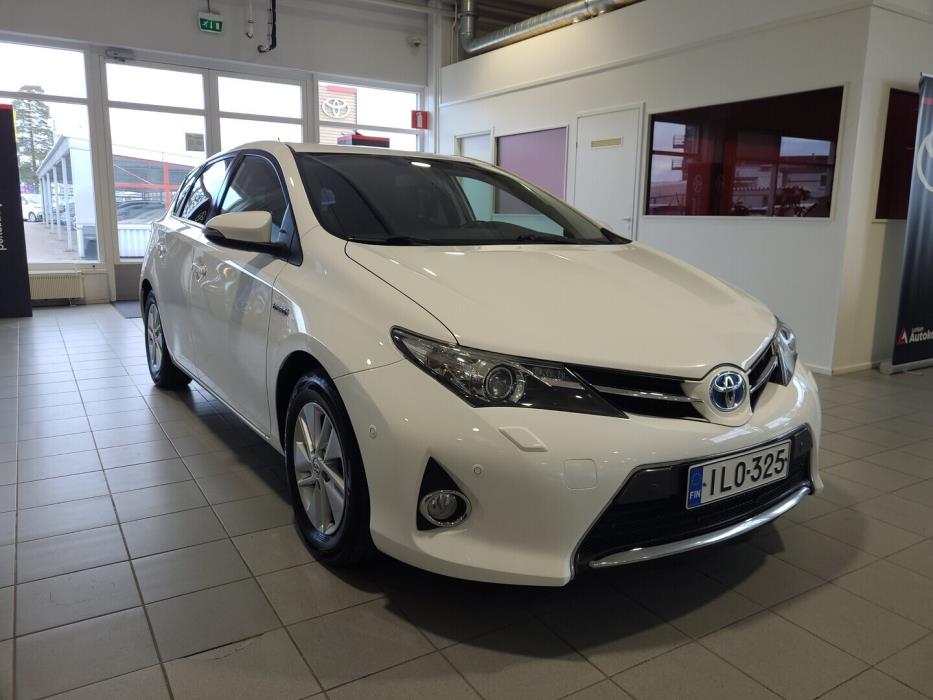 TOYOTA Auris 2014