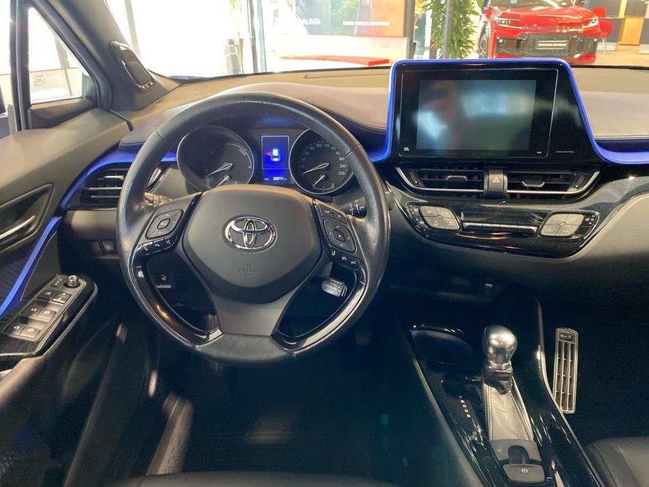 TOYOTA C-HR 2017