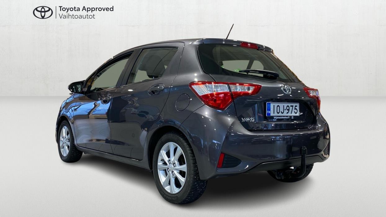 TOYOTA Yaris 2018