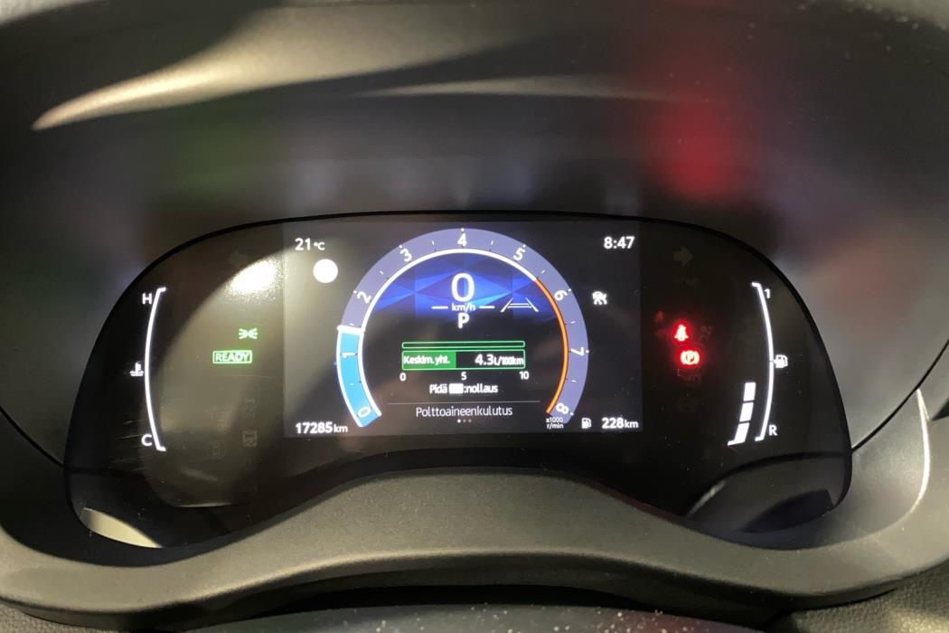 TOYOTA YARIS 2024