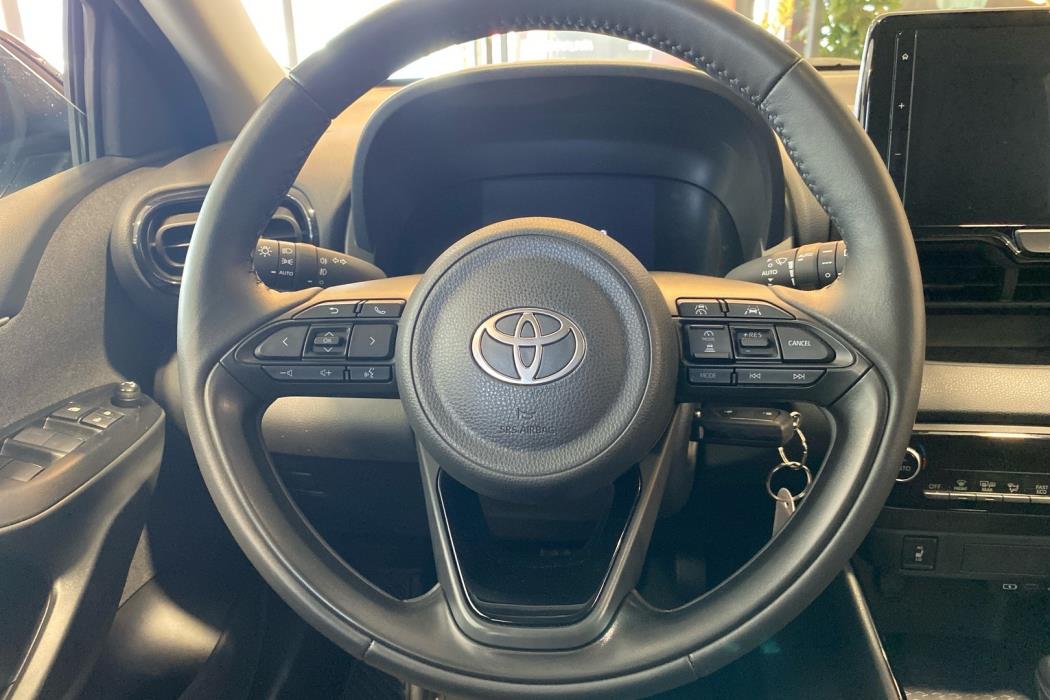 TOYOTA YARIS 2024
