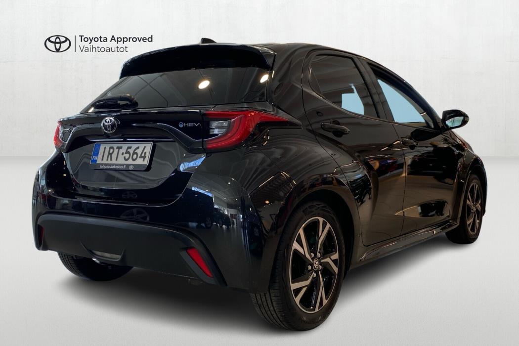 TOYOTA YARIS 2024