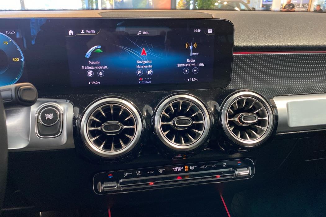 MERCEDES-BENZ EQB 2022