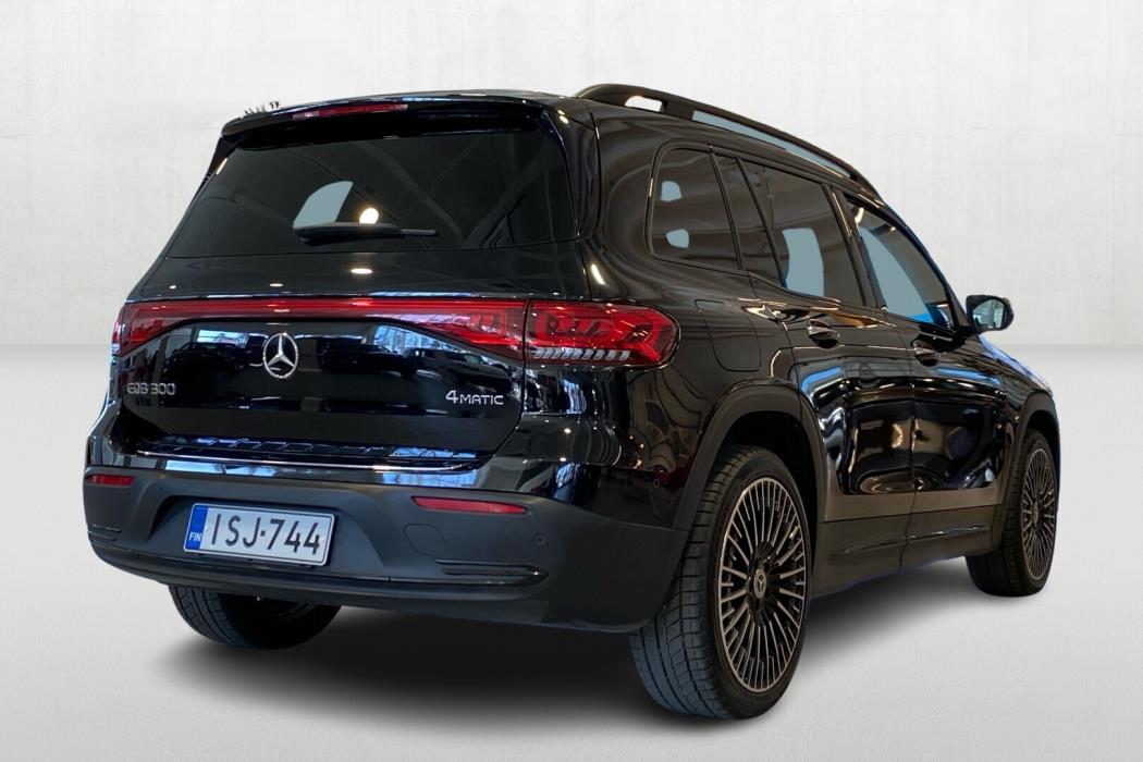 MERCEDES-BENZ EQB 2022