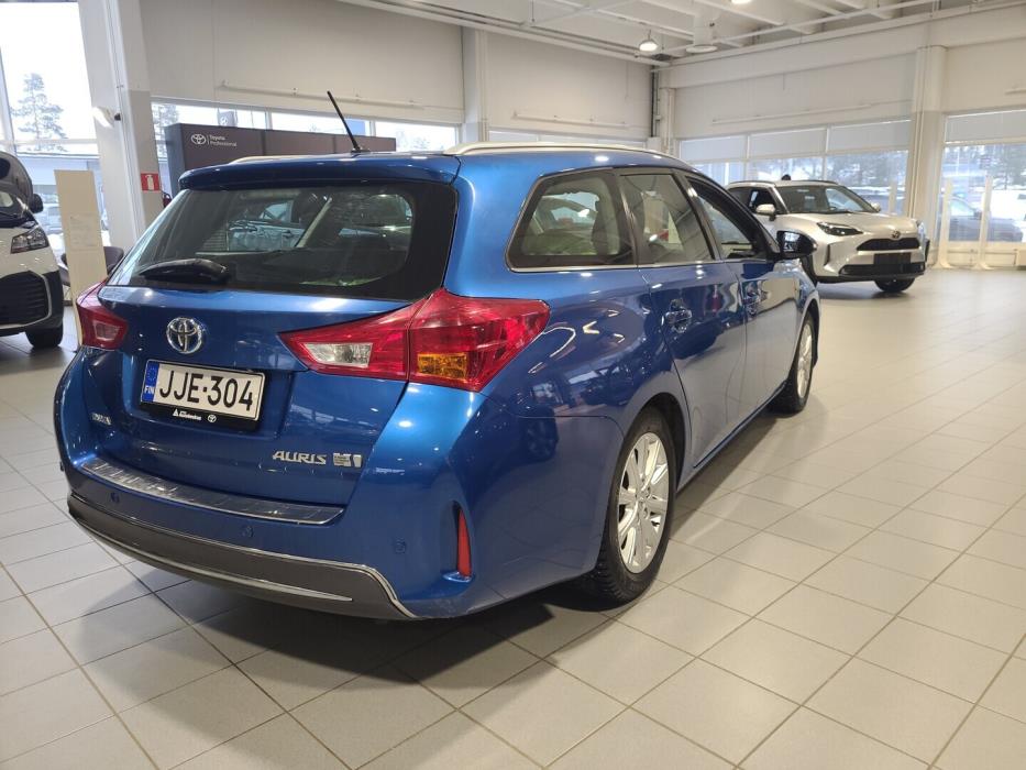 TOYOTA Auris 2013
