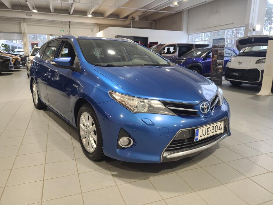 TOYOTA Auris 2013