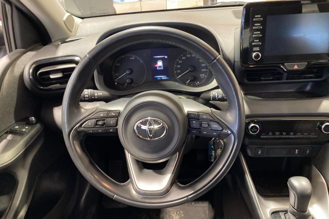 TOYOTA Yaris 2021
