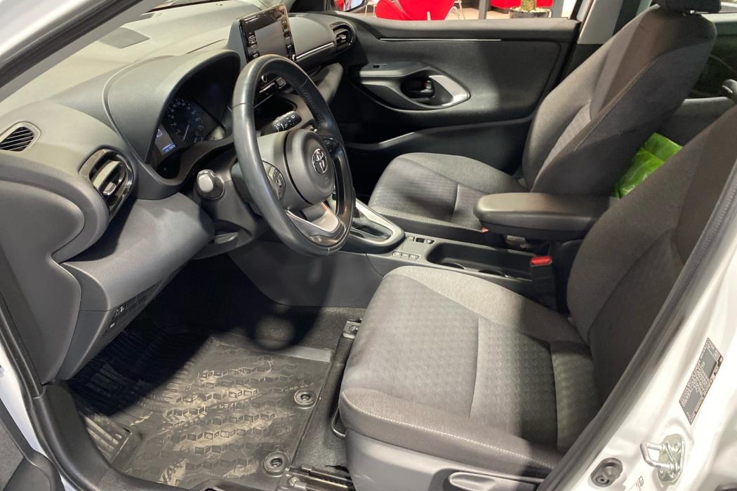 TOYOTA Yaris 2021