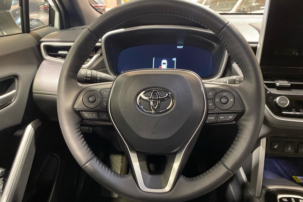 TOYOTA Corolla Cross 2025