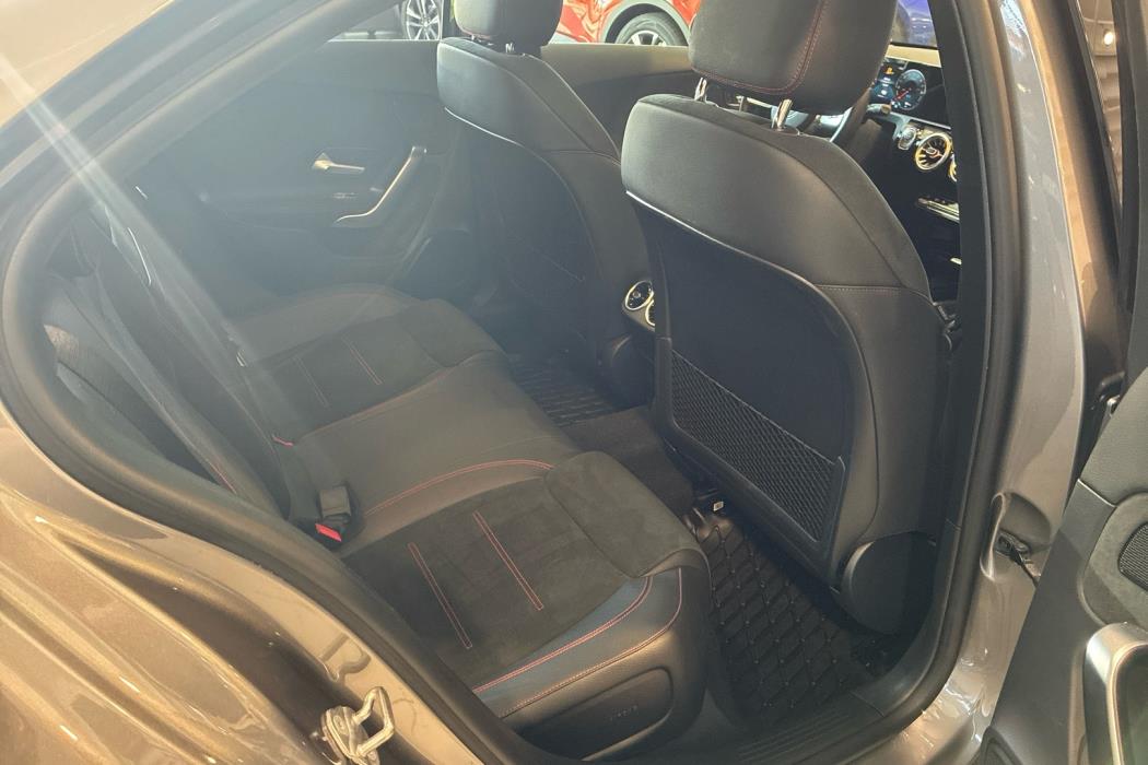 MERCEDES-BENZ A 2021