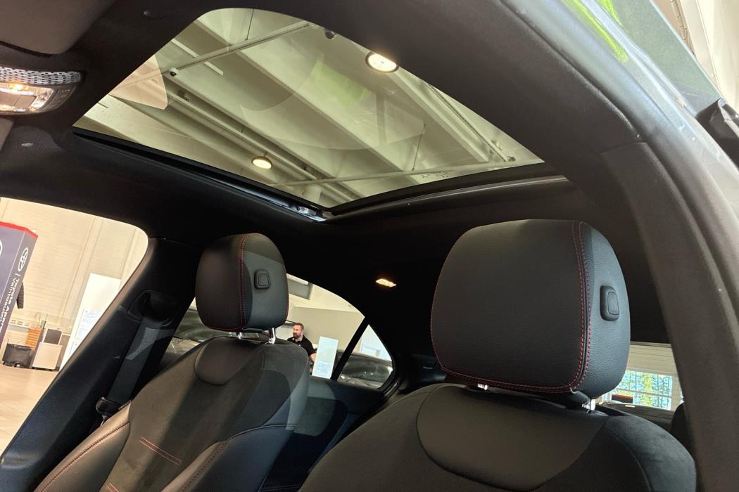 MERCEDES-BENZ A 2021