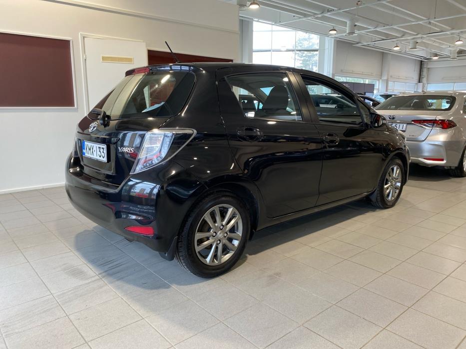 TOYOTA Yaris 2014