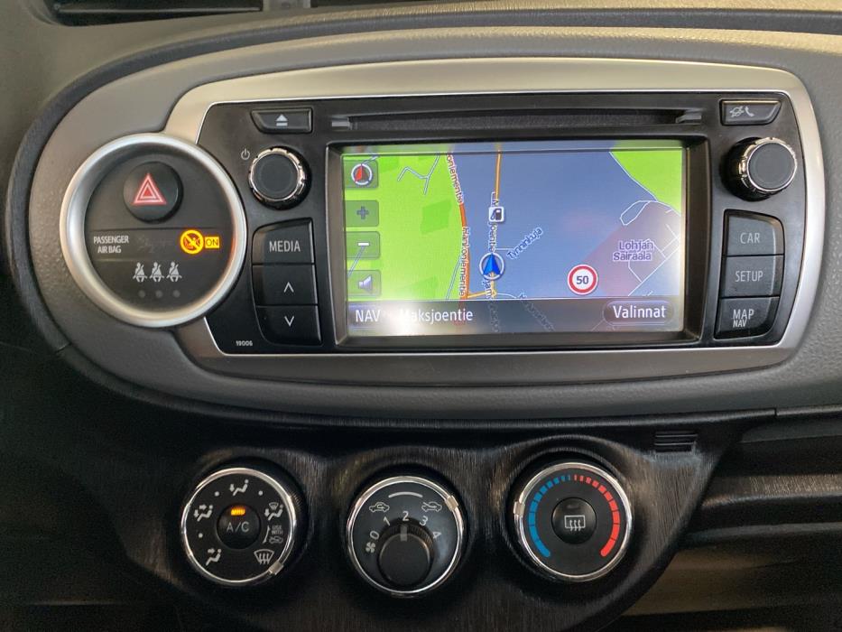 TOYOTA Yaris 2014