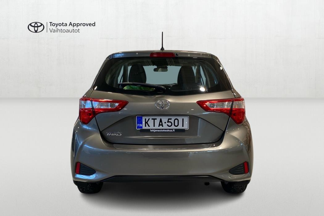 TOYOTA Yaris 2018