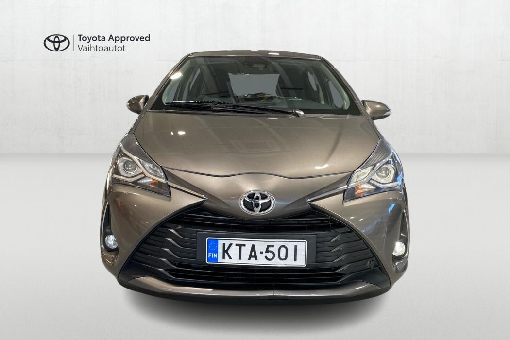 TOYOTA Yaris 2018