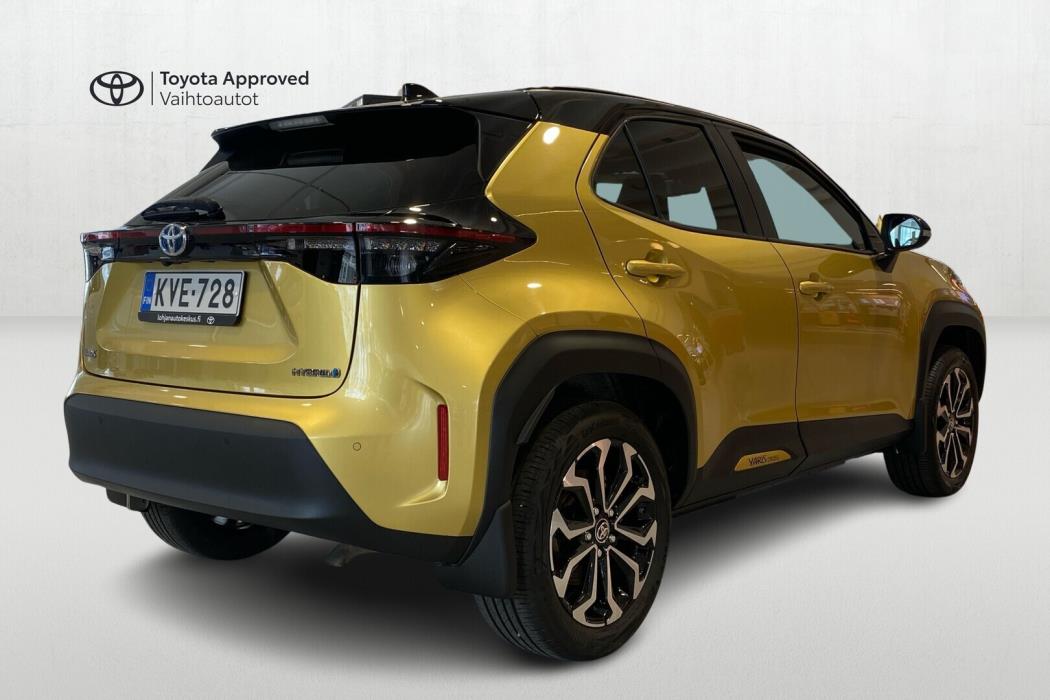 TOYOTA Yaris Cross 2023