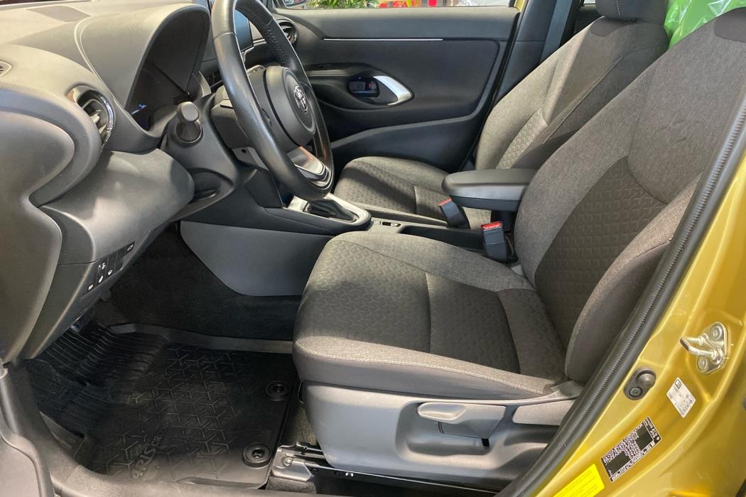 TOYOTA Yaris Cross 2023