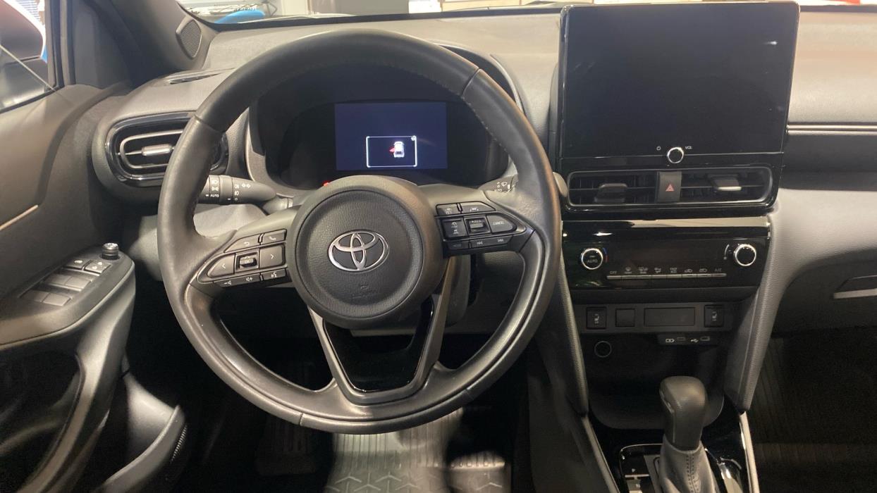 TOYOTA Yaris Cross 2024