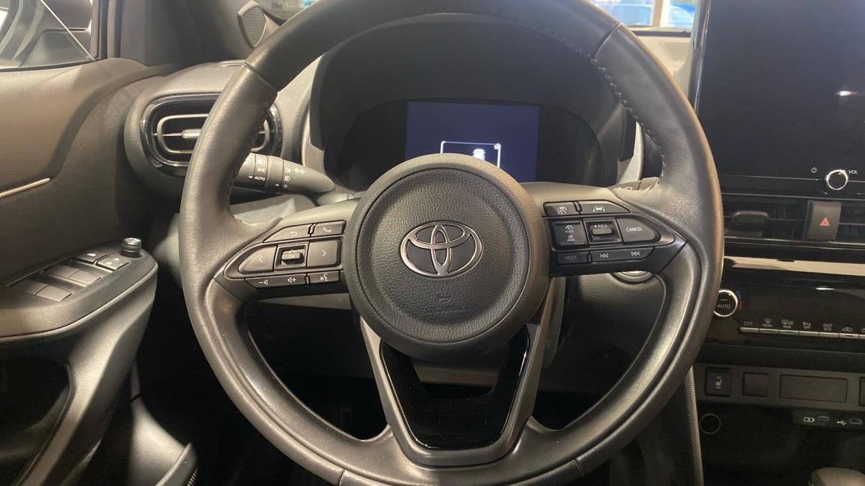 TOYOTA Yaris Cross 2024