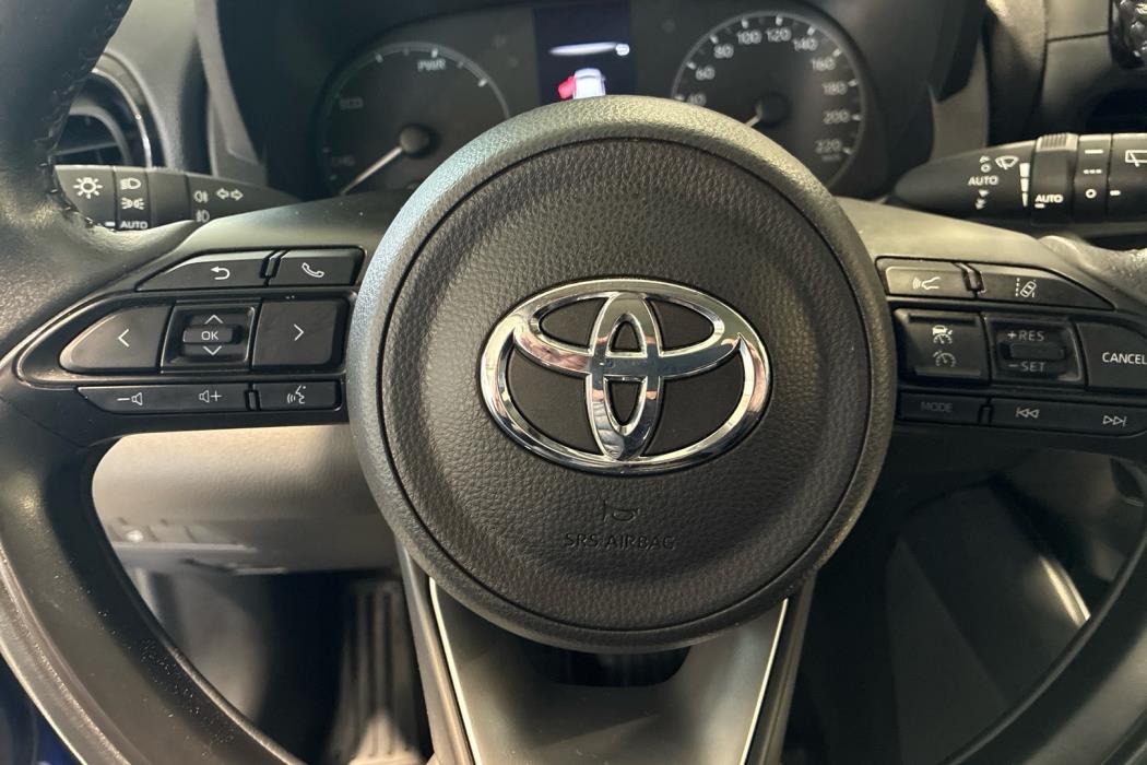 TOYOTA Yaris 2021