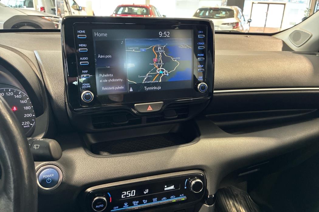 TOYOTA Yaris 2021