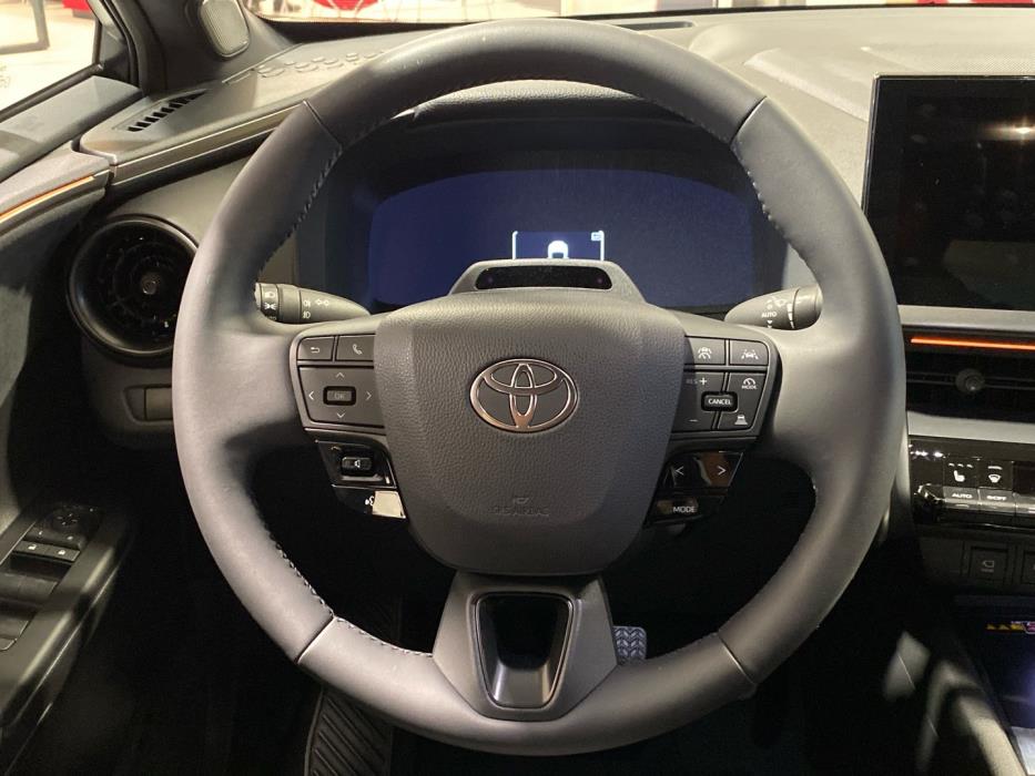 TOYOTA C-HR 2024