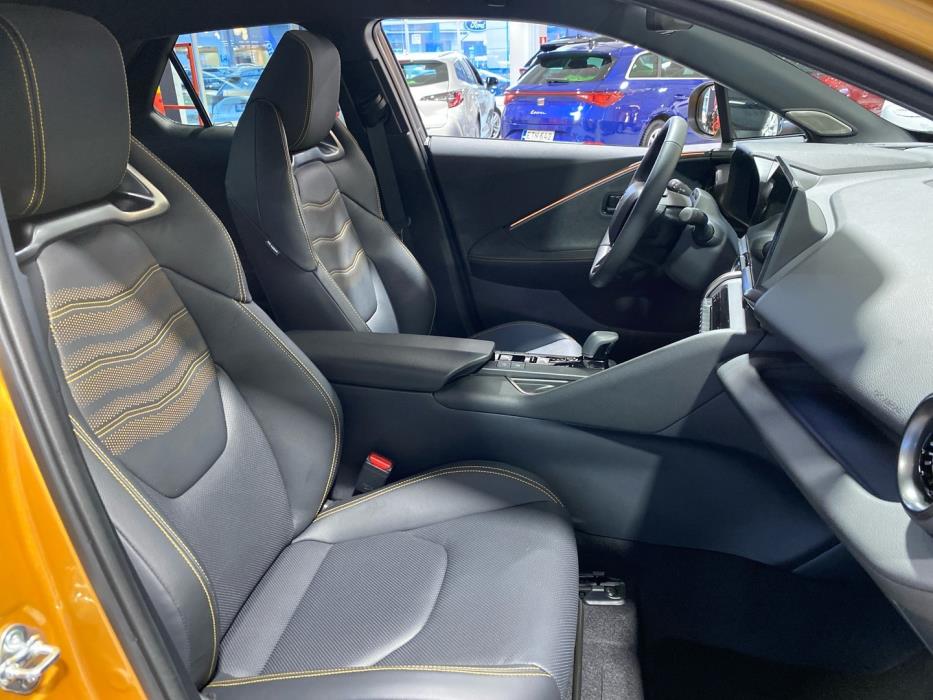 TOYOTA C-HR 2024