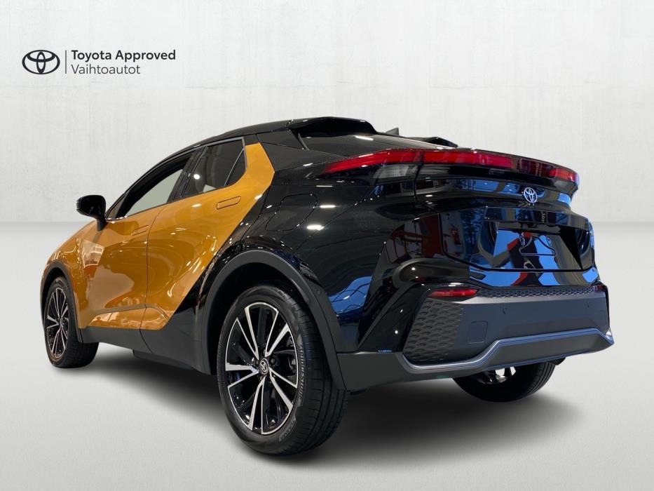 TOYOTA C-HR 2024