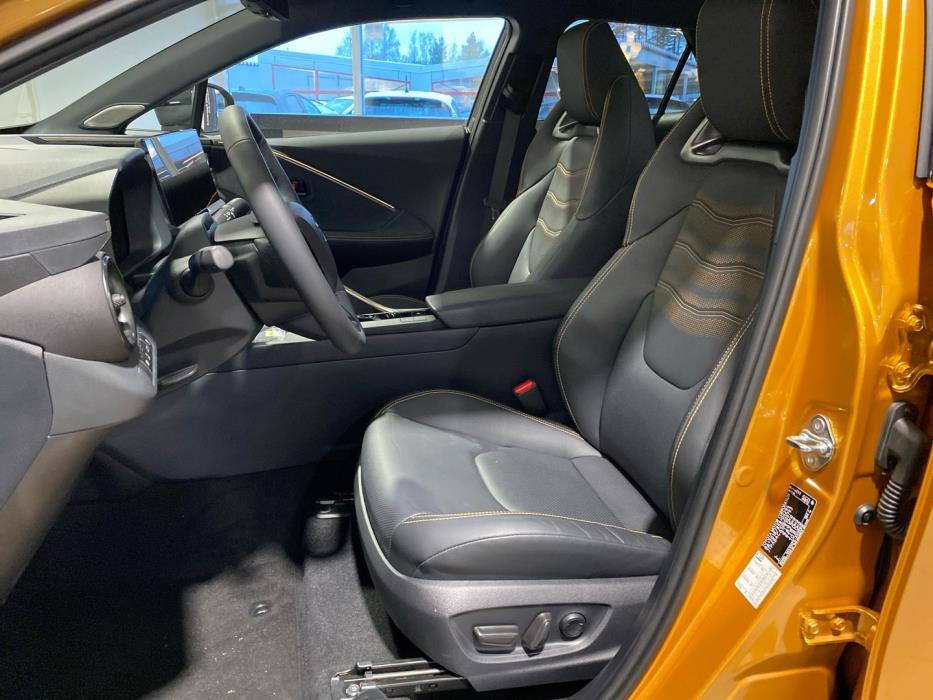 TOYOTA C-HR 2024