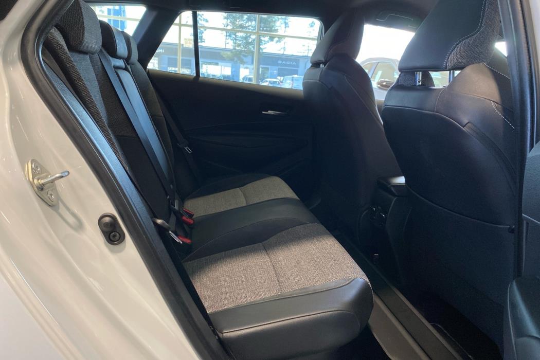 TOYOTA Corolla 2025