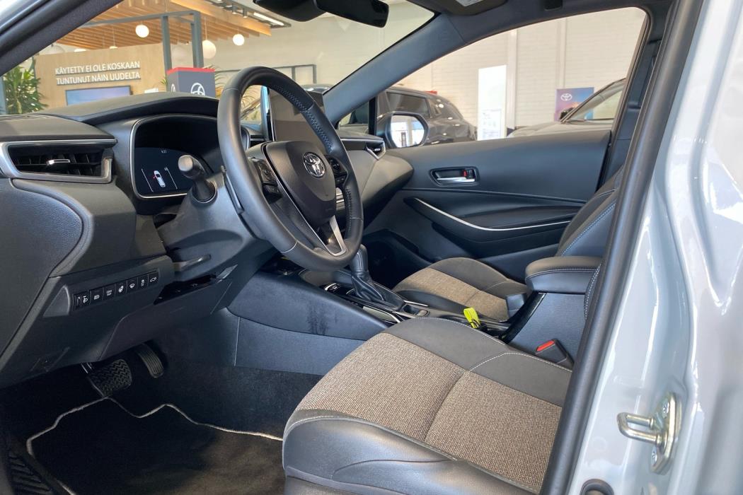 TOYOTA Corolla 2025