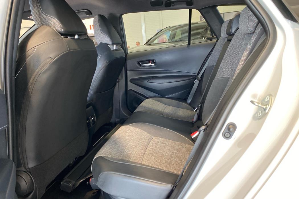 TOYOTA Corolla 2025