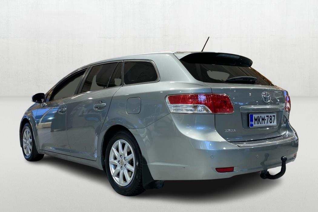 TOYOTA Avensis 2011