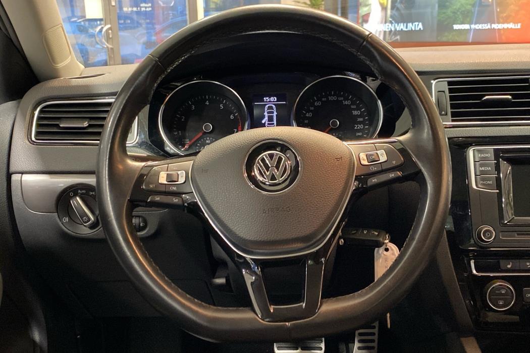 VOLKSWAGEN Jetta 2016