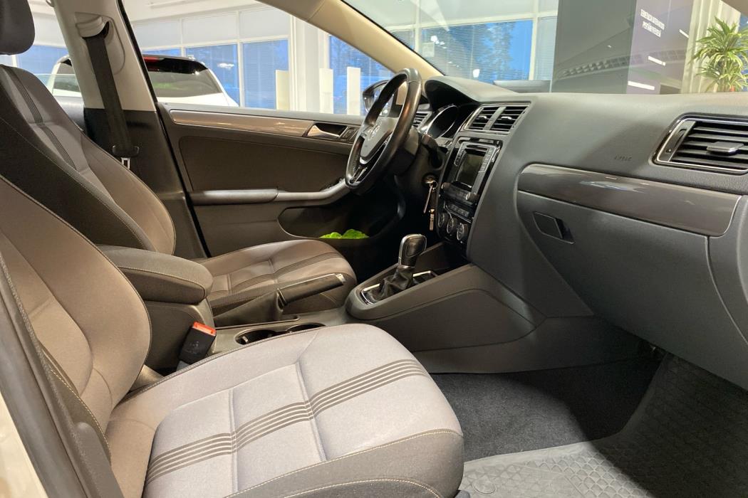 VOLKSWAGEN Jetta 2016