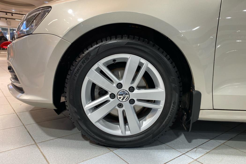 VOLKSWAGEN Jetta 2016