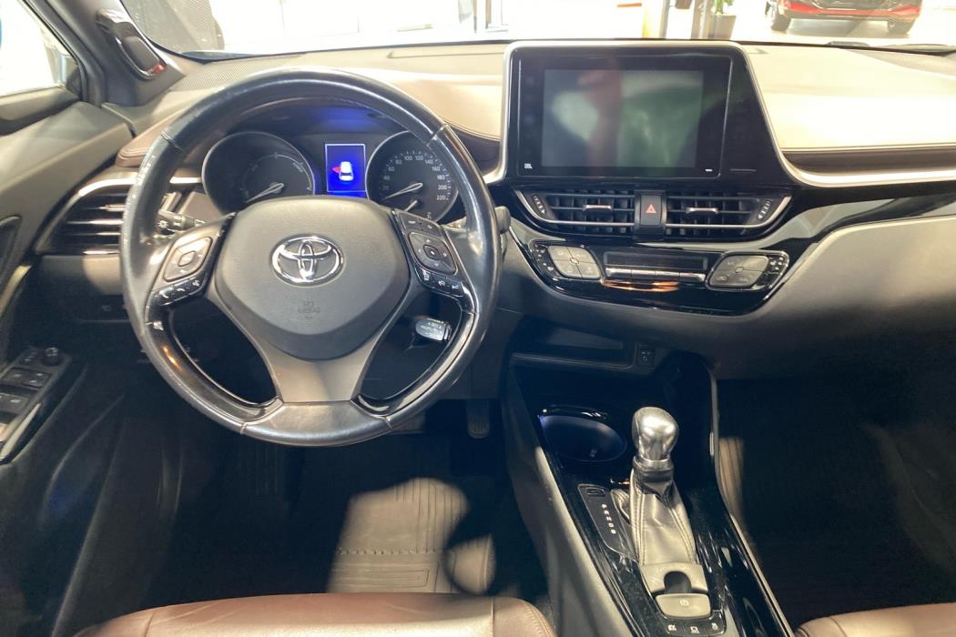 TOYOTA C-HR 2017