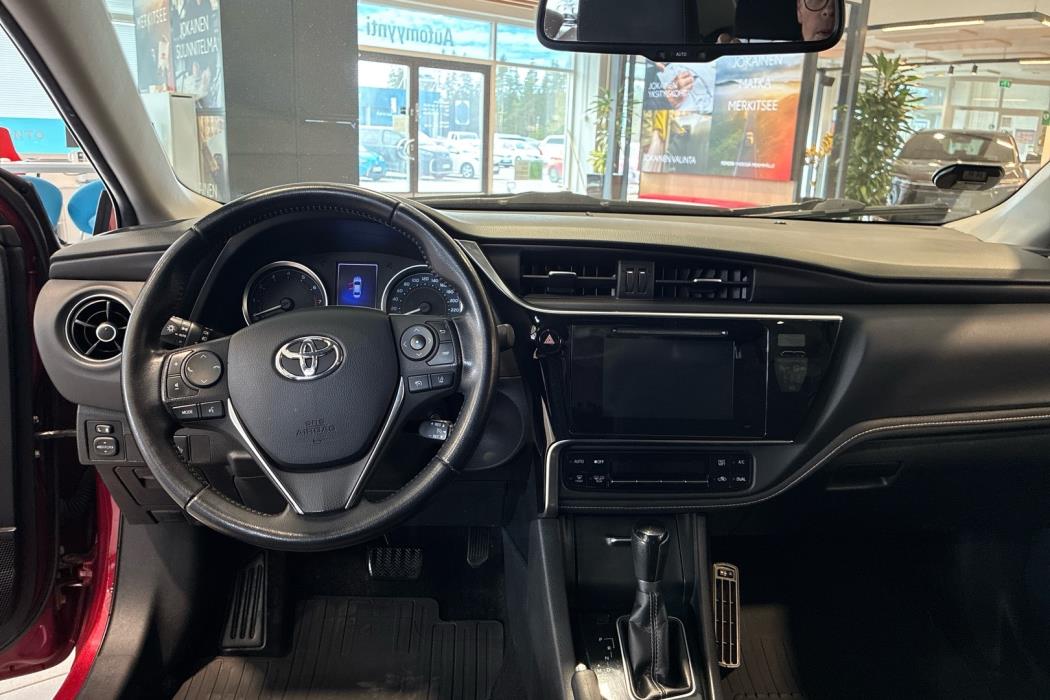 TOYOTA Corolla 2018