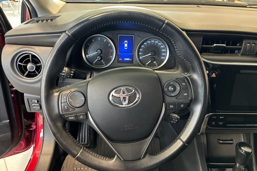 TOYOTA Corolla 2018