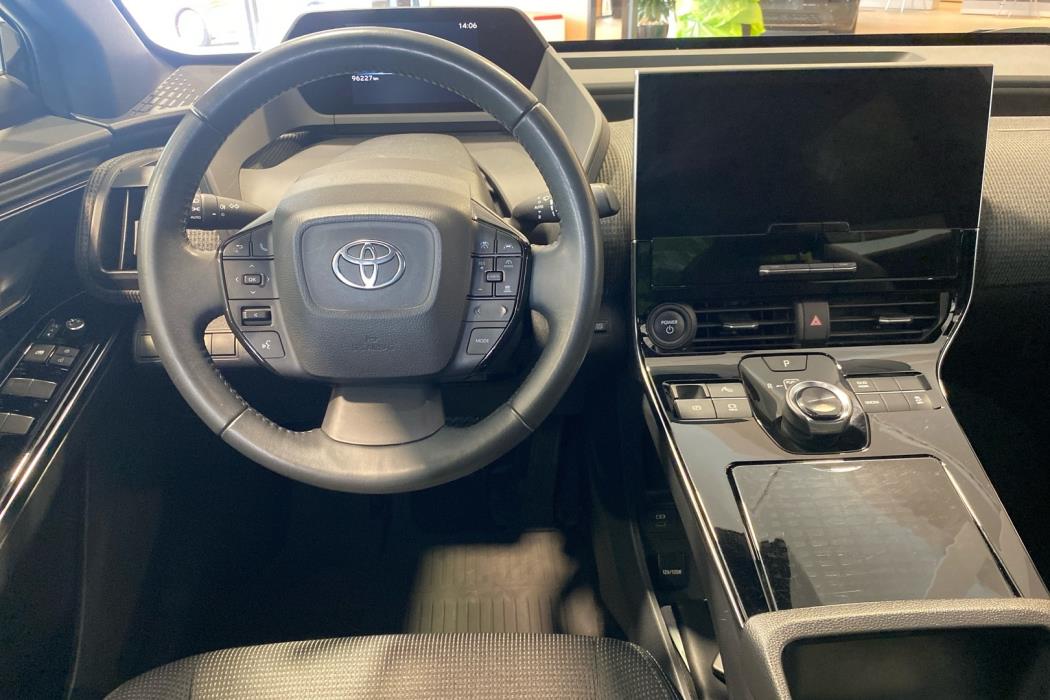 TOYOTA bZ4X 2022