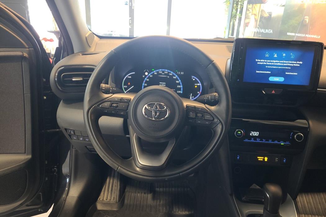 TOYOTA Yaris Cross 2023