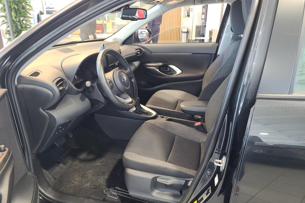 TOYOTA Yaris Cross 2023