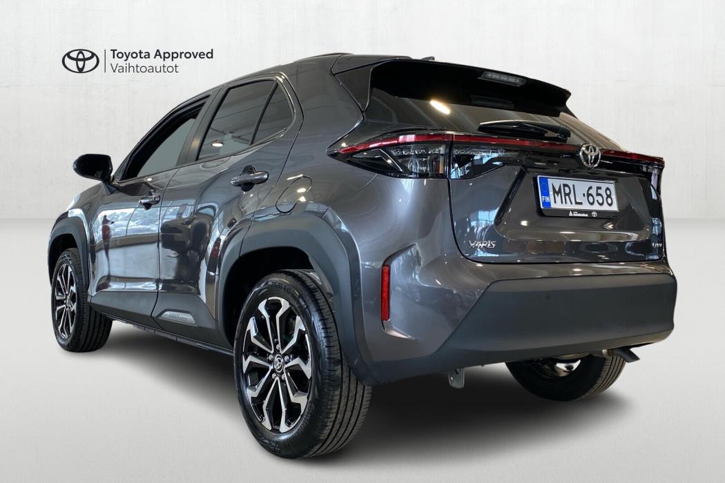 TOYOTA Yaris Cross 2025